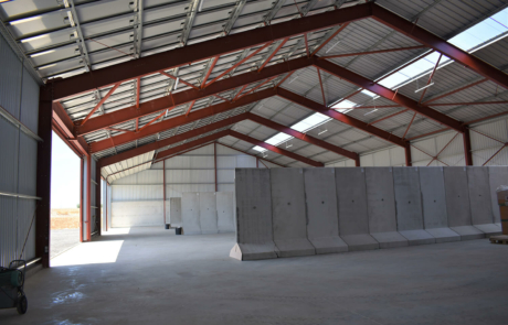 construction-batiment-industriel-stockage-materiel-cereales-panneaux-solaires